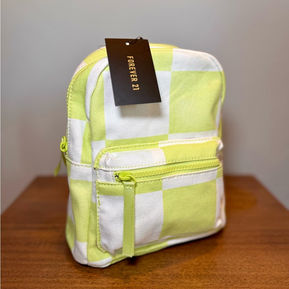 🛼NWT F21 Checkered Mini Backpack 🛼